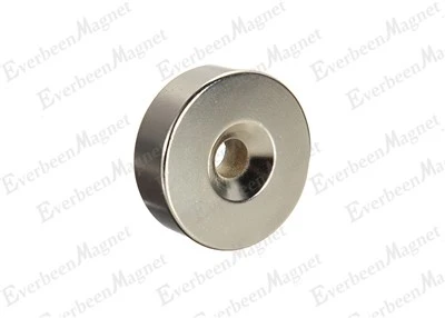 Magnete ad anello svasato al neodimio